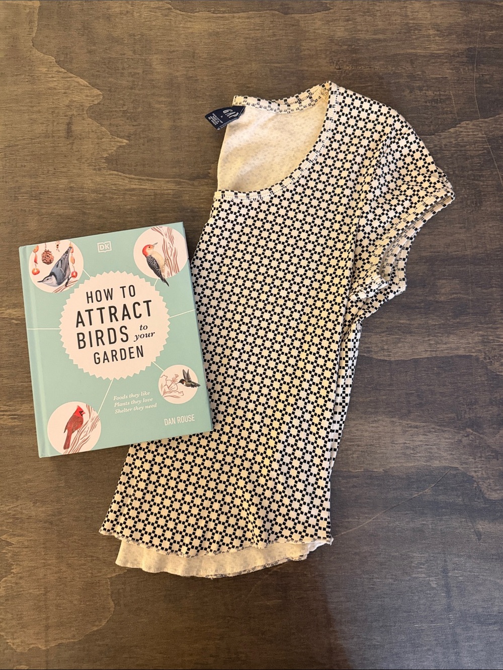 GAP Black & White Geometric Short Sleeve Top